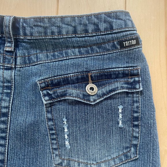 Vintage Y2K stretch denim mini skirt with frayed raw hem size 27 waist, low rise - Picture 5 of 7